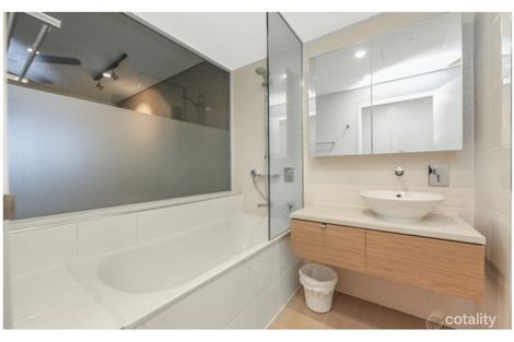 319/19 Kitchener Dr, Darwin City, NT 0800