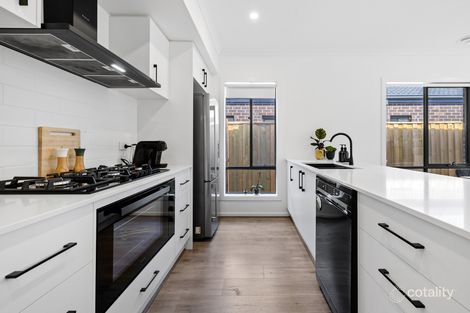 Property photo of 30 Provincial Circuit Deanside VIC 3336