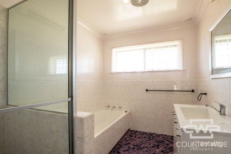 Property photo of 84 Oliver Street Glen Innes NSW 2370