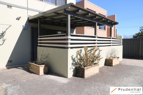 4a/4 Sturt St, Campbelltown, NSW 2560