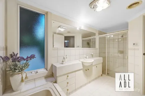 Property photo of 12 Linear Park Drive Highbury SA 5089