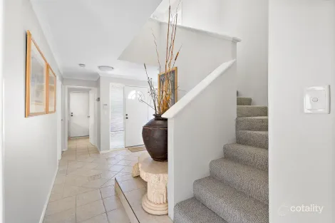 Property photo of 25 Chatsworth Gate Canning Vale WA 6155