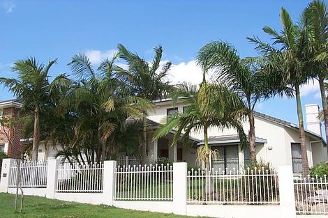 Property photo of 3 Pinehurst Place Carindale QLD 4152