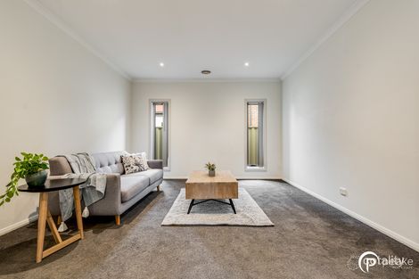 Property photo of 53 Park Orchard Drive Pakenham VIC 3810