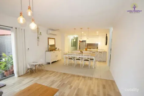 Property photo of 2 Ann Maree Court Point Cook VIC 3030