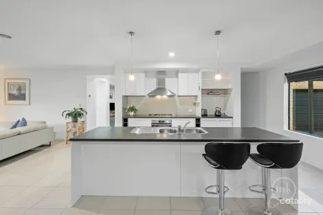 Property photo of 10 Montsalvat Street Doreen VIC 3754