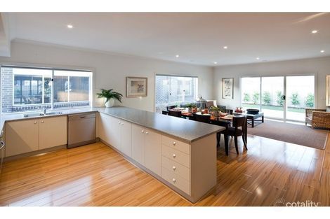 Property photo of 29 Dusseldorp Avenue Pakenham VIC 3810