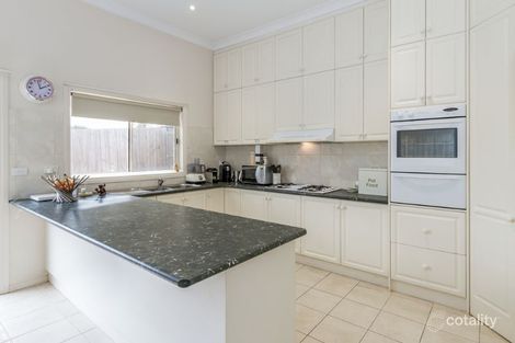 Property photo of 2/1 Emerald Street Mount Waverley VIC 3149
