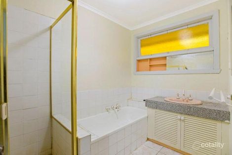 Property photo of 3 Embank Court Kealba VIC 3021