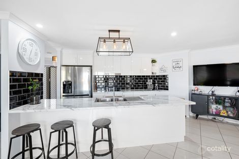Property photo of 4 Craigmoor Court New Auckland QLD 4680