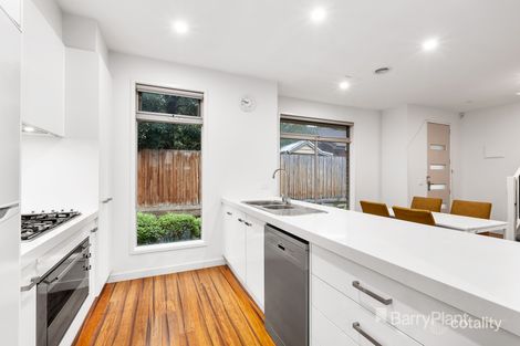 Property photo of 2/833 Station Street Box Hill North VIC 3129