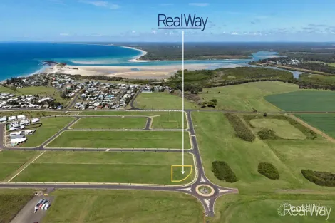 96 Elliott Heads Rd, Avenell Heights, QLD 4670