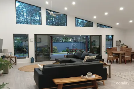 Property photo of 15 Hillside Terrace Black Head NSW 2430