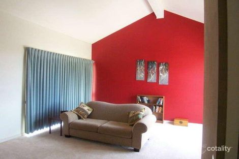 Property photo of 10 Hakea Street Kennington VIC 3550