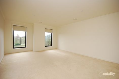 Property photo of 8 Elmstone Lane Lake Gardens VIC 3355