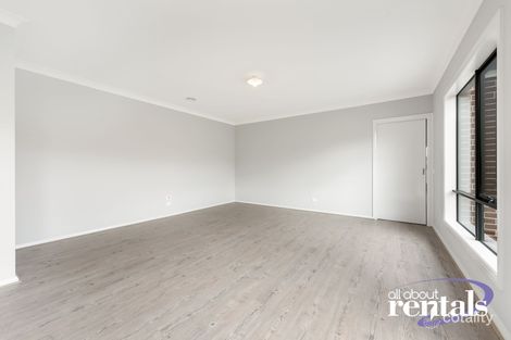 Property photo of 233 Pink Hill Boulevard Officer VIC 3809