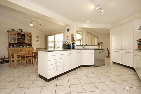 Property photo of 33 Jacaranda Drive Jerrabomberra NSW 2619