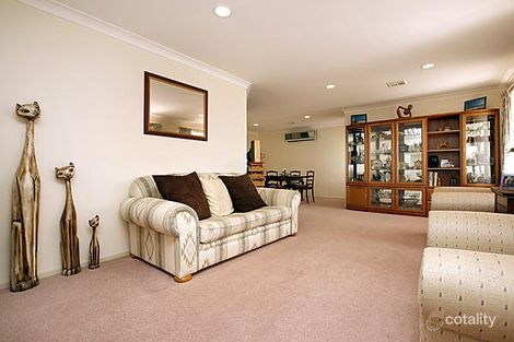Property photo of 33 Jacaranda Drive Jerrabomberra NSW 2619