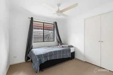 Property photo of 3 Midvale Place Helensvale QLD 4212