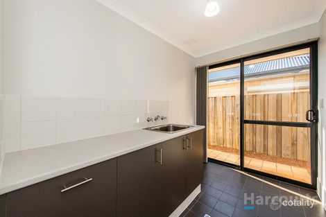Property photo of 14 Dichondra Pass Halls Head WA 6210
