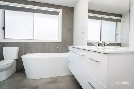 Property photo of 2 Prague Avenue Wodonga VIC 3690