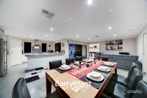 Property photo of 3 Greendale Boulevard Pakenham VIC 3810