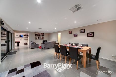 Property photo of 3 Greendale Boulevard Pakenham VIC 3810