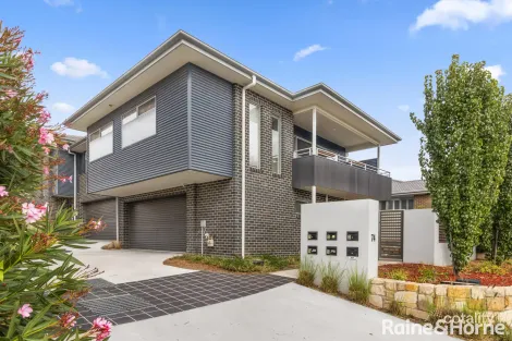 Property photo of 1/74 Uriarra Road Crestwood NSW 2620