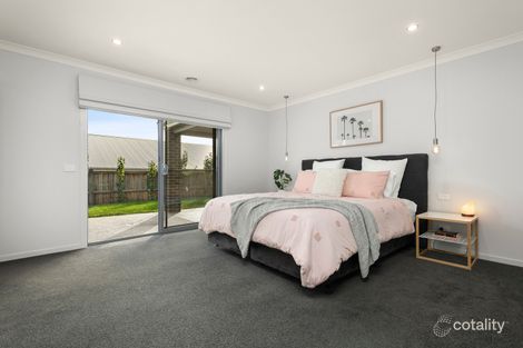 Property photo of 12 Winlaton Way Woodend VIC 3442