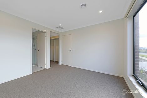 Property photo of 10 Foxtail Circuit Wallan VIC 3756