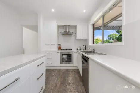 Property photo of 24 Frances Court Sale VIC 3850