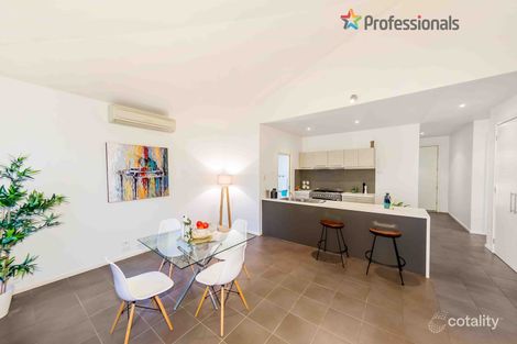 Property photo of 4 Oak Grove Caroline Springs VIC 3023
