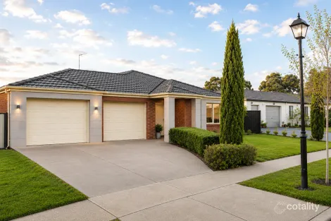 42 Heysen Pkwy, Caroline Springs, VIC 3023