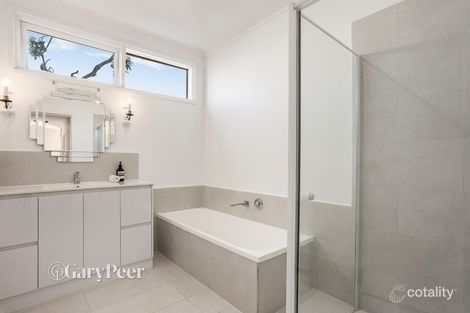 Property photo of 24 Kenjulie Drive Bentleigh East VIC 3165