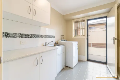 Property photo of 20 Hyland Drive Bungendore NSW 2621