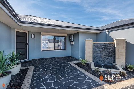 19 Bramley Dr, Canning Vale, WA 6155