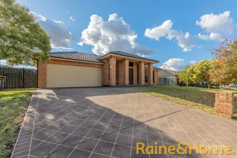 Property photo of 18 Lachlan Way Dubbo NSW 2830