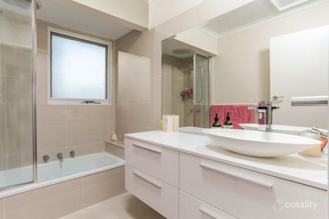 Property photo of 22 Hillcrest Avenue Ferntree Gully VIC 3156