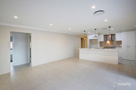 Property photo of 13 Connolly Close Renwick NSW 2575