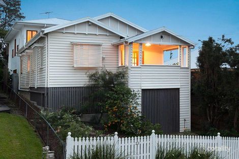 8 Rougham St, Windsor, QLD 4030