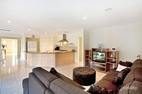 Property photo of 7 Strathfield Parade Croydon VIC 3136