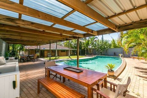 Property photo of 24 Loweana Street Southport QLD 4215