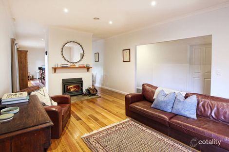 Property photo of 17 Rodney Drive Woodend VIC 3442