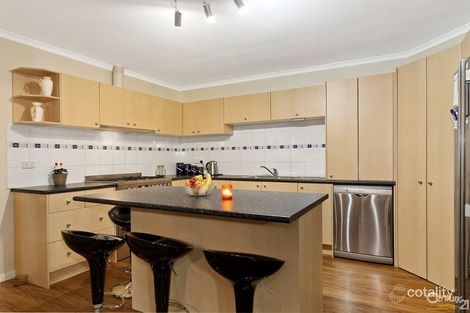 Property photo of 12 Feldspar Court Narre Warren VIC 3805