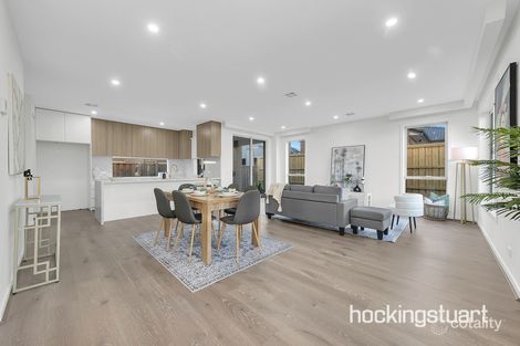 Property photo of 10 Cowwarr Crescent Wollert VIC 3750