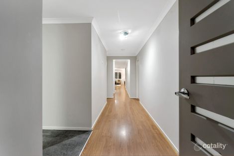 Property photo of 28 Ixora Crescent Manor Lakes VIC 3024