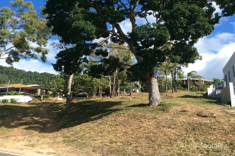 Property photo of 14 Woodwark Crescent Cannonvale QLD 4802