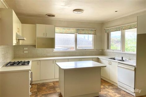 Property photo of 8 Mandowie Road Glen Waverley VIC 3150