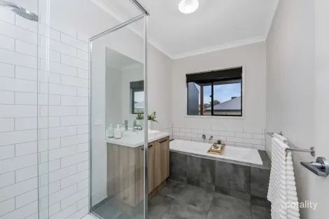 Property photo of 201 Ironstone Road Ascot VIC 3551