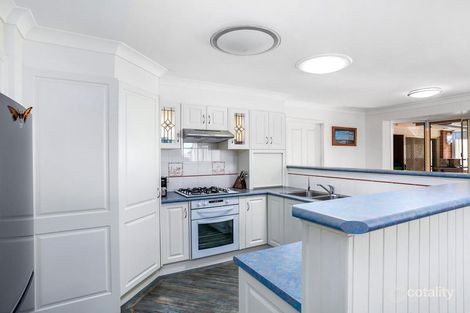 Property photo of 15 Huon Crescent Albion Park NSW 2527